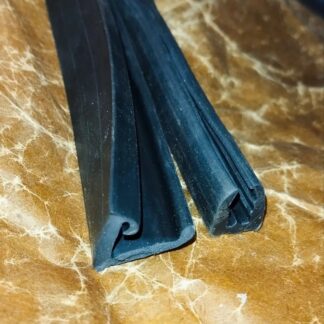 Těsnění předního okna - Gaz 67